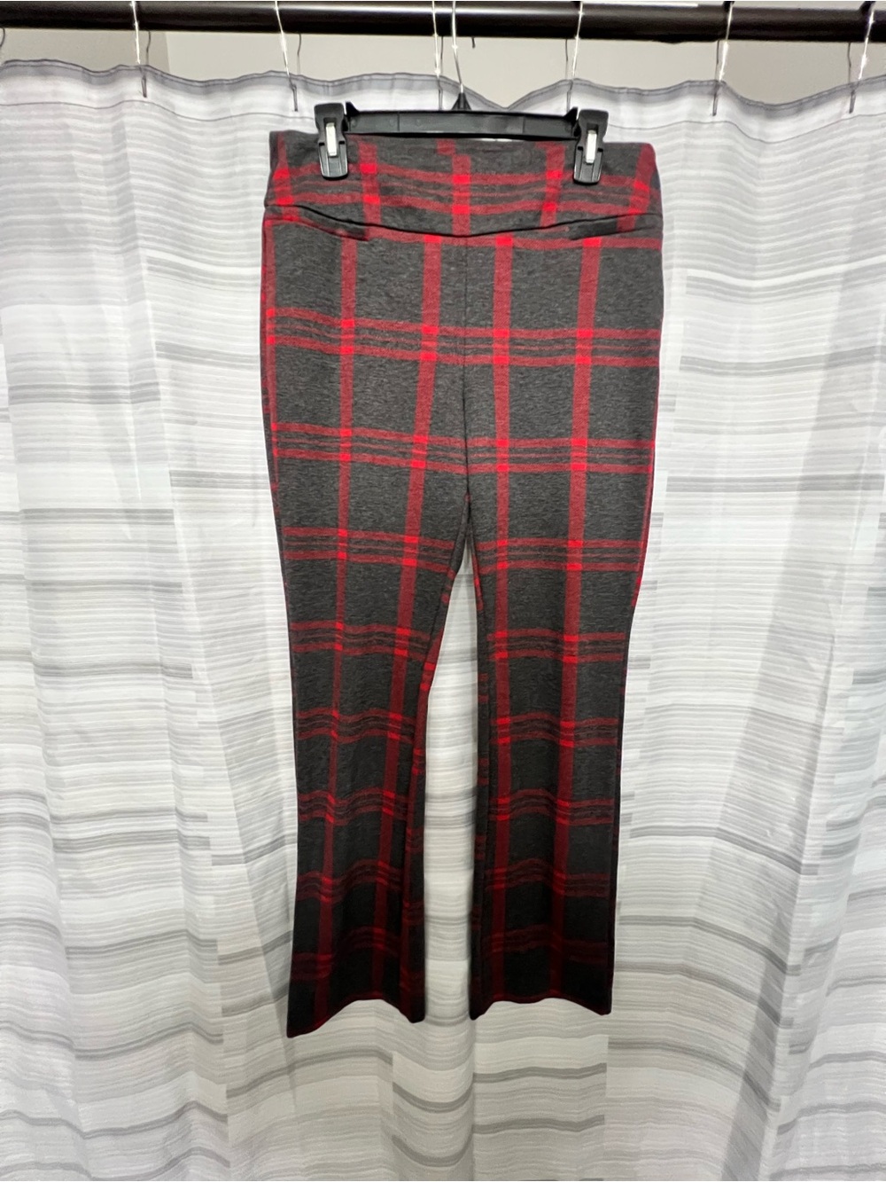 New York & Company Gray Red Plaid Pull-On Pants L Tall